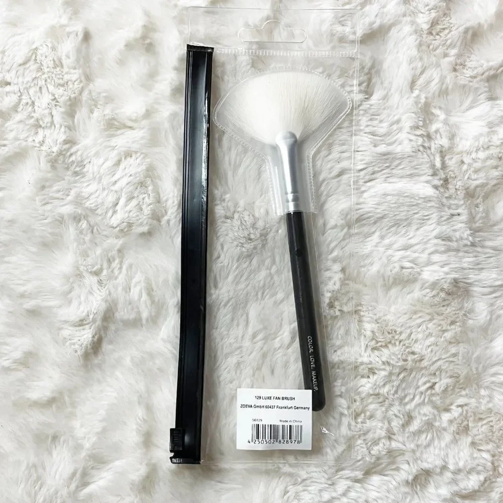 🔮 5/$25 Zoeva 129 Luxe Fan‎ Brush